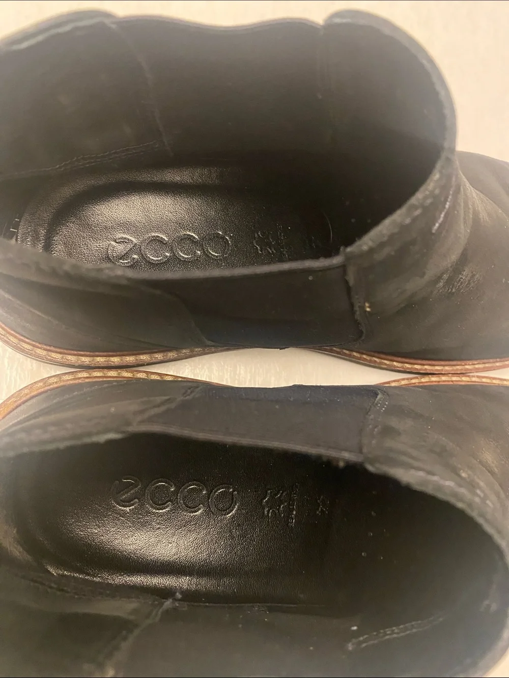 Ecco Men's Black Leather Chelsea Boots Shock Point Pull On Men’s Size 44 or 11US